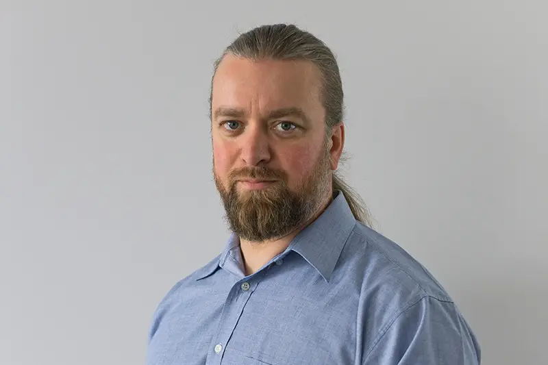 Portrait von Dennis Kahl, Laborleitung Köthen, Zahntechnikermeister